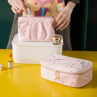Nouveau produit trousse de maquillage de demoiselle d'honneur en polyester rose, peluche rose avec sac de pochette de maquillage d'impression d'étoile d'or de paillettes pour des dames