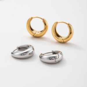 Pendientes de Aro en Forma de <span class=keywords><strong>C</strong></span>, Minimalistas y Modernos, Hipoalergénicos, de Acero Inoxidable, Resistentes al Agua, Chapados en Oro de 18k, No se Deslustran - Product Image 6