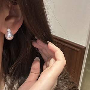 Ensemble collier et boucles d'oreilles en argent pur S925, perle princesse violette, diamant rond à quatre griffes, style élégant, luxueux et tendance - Product Image 5