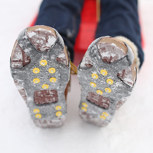 Crampons portables YAMA TPE de 1,5 cm de profondeur, 10 dents, imperméables IPX-5 pour la marche sur glace, la neige et les routes hivernales - Product Image 1