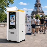Borne photo libre-service Skineat avec impression de photos et distributeur d'autocollants pour événements en centre commercial