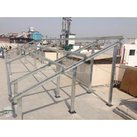 Structure de montage au sol solaire personnalisable en acier au carbone HDG, support de panneau PV pour station solaire en plein champ