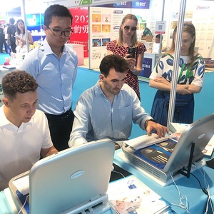 Doutor Pó Metatron Medic 3D Corpo Inteiro Chinês Meridian Diagnóstico Analisador de Saúde Infantil Quantum + AI Tecnologia Sem Fio ABS - Product Image 2