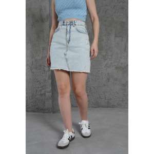 Falda de Punto Elástica Recta Estilo Europeo al por Mayor con Detalle de Borlas, Cintura Imperio Azul, Decoración con Estampado Bordado - Product Image 4