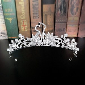 Fermaglio per Capelli a Forma di Cigno per Bambine, Tiara e Corona per Matrimonio, Accessorio Corona Floreale - Product Image 6