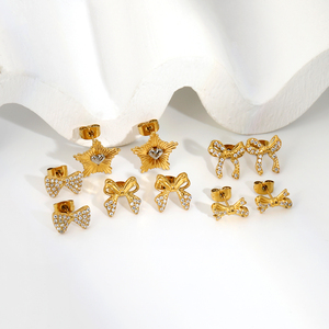 Pendientes de Lazo Chapados en Oro de 18K, Pendientes de Lazo con Circonita Cúbica Incrustada en Acero Inoxidable, Joyería de Lazo Delicada Antialérgica - Product Image 1