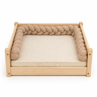 Lit pour animaux de compagnie en bois de pin naturel avec matelas moelleux et rebord tressé, vente en gros d'usine