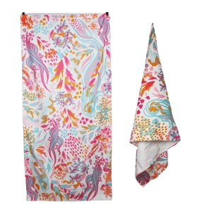 Serviette de plage en microfibre recyclée imprimée motif tropical, moderne et personnalisée, avec sac à cordon, séchage rapide et sans sable, idéale pour les voyages - Product Image 4
