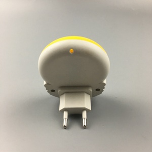 Lampada Notturna LED Guangli W114 Mini Luna in Mano con Interruttore, Decorazione da Parete per Camerette dei Bambini - Product Image 4