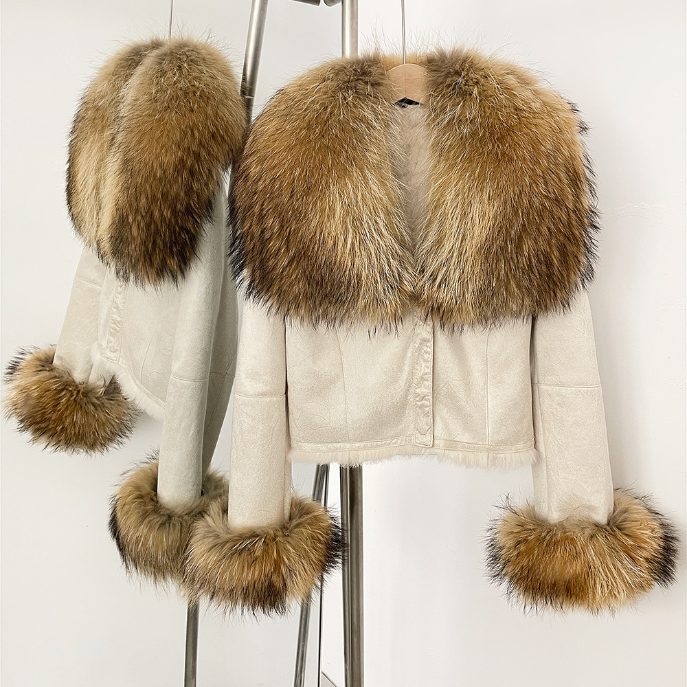 Fourrure de raton laveur naturelle beige