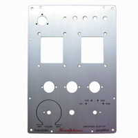 Fabrication sur mesure de boîtiers d'amplificateurs de puissance, de châssis et de panneaux de commande en plaques d'alliage d'aluminium imprimées