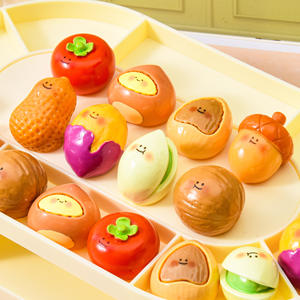 Novedad de Otoño, Adornos de Resina Decorativos con Diseño de Nueces de Dibujos Animados, Miniaturas para Escenas, Llaveros - Product Image 2