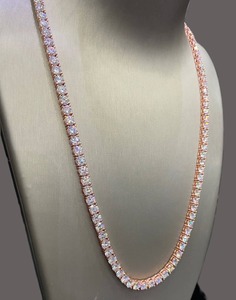 Chaîne cubaine en moissanite la plus vendue pour hommes et femmes, bijou tendance disponible au meilleur prix - Product Image 1