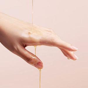 Sérum hydratant personnalisé MLM avec vitamine C et acide hyaluronique pour une peau éclatante, lisse et saine - Product Image 3