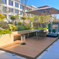 Échantillon gratuit disponible de plancher composite en bois coextrudé à texture simulée de plancher de terrasse extérieure double face design moderne
