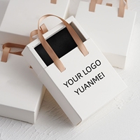 Boîte à bijoux en carton ondulé avec logo personnalisé emballage kraft rectangulaire en relief pour bagues chaussettes cadeaux stratification mate revêtement UV