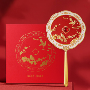 Miroir de maquillage portable personnalisé avec logo, motif fleur de prunier et pie, pour mariée chinoise, vente en gros pour marques de cadeaux de mariage - Product Image 1