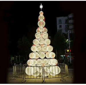 Albero di Natale Gigante Sferico Luminoso di Lusso Personalizzato per Centri Commerciali - Product Image 4