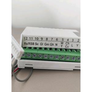 Panel de Interruptores de Temperatura Hinler T6861V2WB AC110-220V Tipo Botón con Protección Contra Sobrecalentamiento - Product Image 2