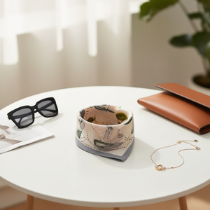 Foulard Quadrato con Stampa a Foglie 70x70Cm Accessorio di Moda per Donne - Product Image 3