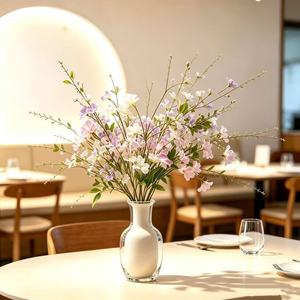 Fiori Artificiali Realistici in Seta Fatti a Mano con Foglie Verdi e Rami Lunghi e Sottili per Composizioni Floreali da Tavola - Product Image 1
