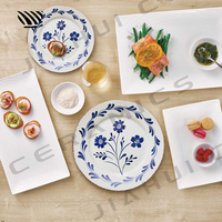 Ensemble de vaisselle en porcelaine chic embellissements de feuilles florales bleues exquises pour une splendeur de mariage intemporelle