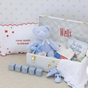 Mini calzini di lusso per bambini <span class=keywords><strong>set</strong></span> di <span class=keywords><strong>valigie</strong></span> da viaggio <span class=keywords><strong>set</strong></span> di abbigliamento giocattolo in legno da viaggio scatola regalo ricamata - Product Image 5