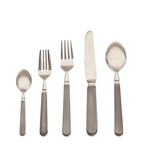 Ensemble d'argenterie de style européen, 5 pièces, design moderne, ensemble de couverts en métal de qualité alimentaire, fournitures de restaurant, décoration de table à manger - Product Image 1