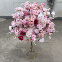 Centro de Mesa de Flores Artificiales de Seda de Alta Calidad IFG Wedding, Color Blanco Puro Mezclado con Rosa Nude y un Toque de Verde