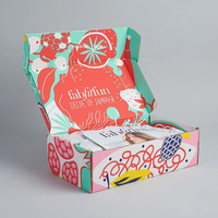 Boîte postale en carton ondulé haut de gamme écologique Papier Kraft Stratification mate Gaufrage Doublure en éponge étanche Couvercle supérieur