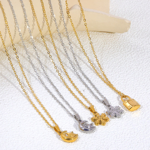 Collana Choker GOODLUCK in Acciaio Inox Placcato Oro 18K con Ciondolo Animale in Zircone, Gioielli con Charm Unicorno e Leone per Donna, Vendita all'Ingrosso - Product Image 4