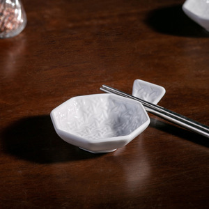 Plato octogonal de cerámica para condimentos con soporte para palillos, tazón de porcelana para salsas, ideal para hot pot. - Product Image 1