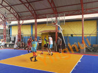 O-01 de basket-ball personnalisé 30x30 carreaux de terrain de sport sol extérieur pour salle de sport/tennis/badminton/volley-ball