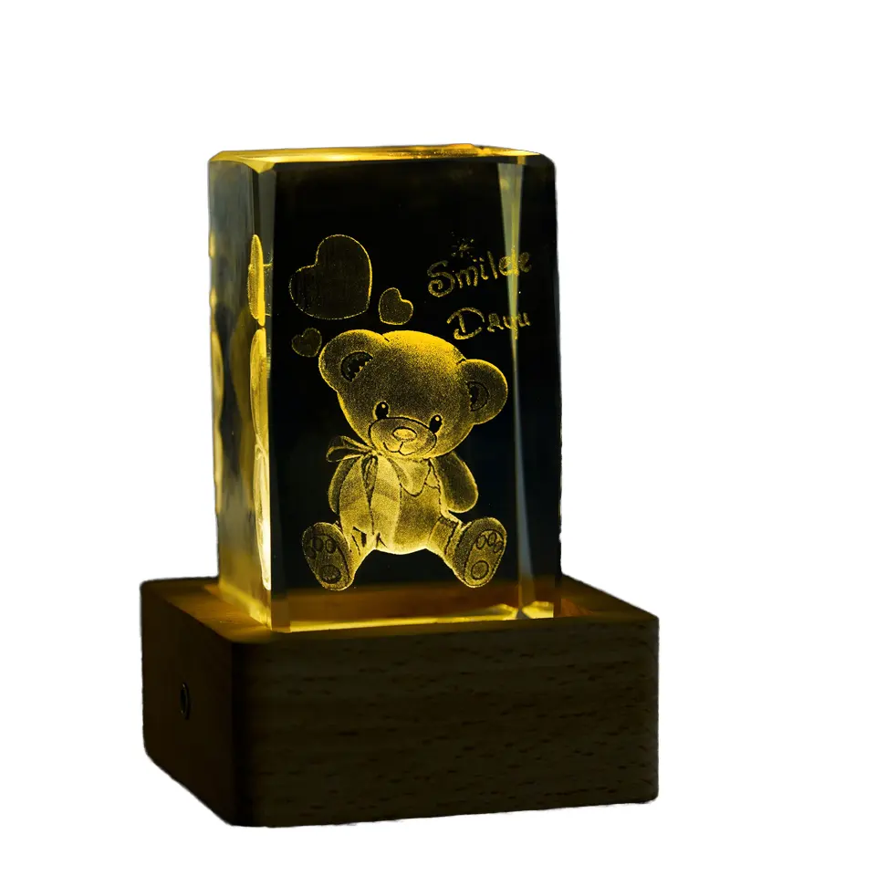 Bloc de cristal clair Cube Oem usine 3D gravé au Laser ours Art populaire UV cadeaux de cristal de mariage Souvenirs nouveau bloc de cristal K9