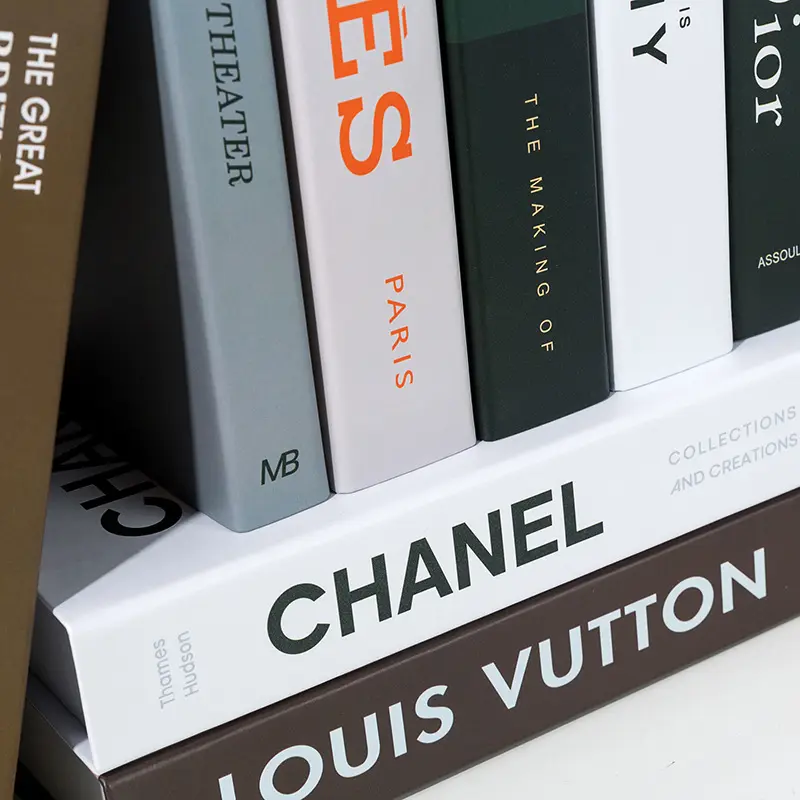 Saluran Prado Mewah Label Pribadi Bermerek Tom Meja Kopi Tua Faux Palsu Mode Dekorasi Rumah Buku Dekoratif Modern