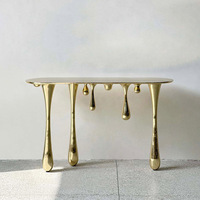 Table console italienne de luxe en fibre de verre dorée Mobilier de salon moderne en acier inoxydable avec design en forme de verre