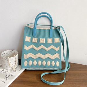 Sac de téléphone portable Double couleur Mini sac à bandoulière pour femme est petit et mignon sac à main tricoté - Product Image 5