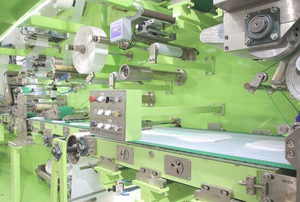 Machine à fabriquer des couches d'occasion à prix très bas, couches pour adultes, équipement de production entièrement automatique - Product Image 5