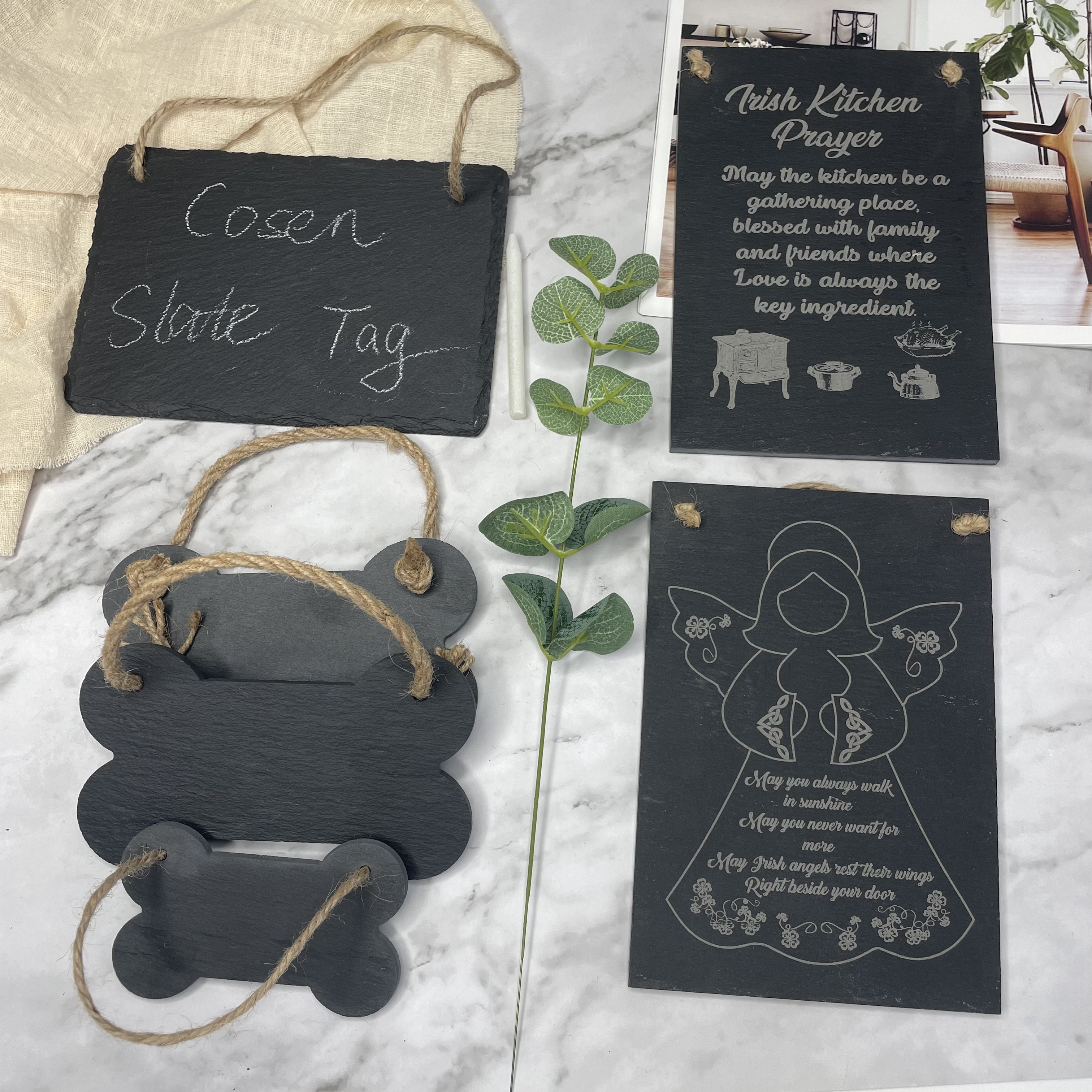 Pizarra de pizarra de piedra personalizada con grabado láser, pizarra de jardín con cuerda de yute para decoración, venta al por mayor