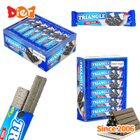 ODM Candy Venta al por mayor Etiqueta privada personalizada Halal Galletas crujientes Stick Triángulo Sabor a leche Esquina crujiente Snack Barra de chocolate
