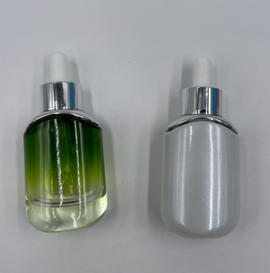 Vente en gros de flacons compte-gouttes en verre blanc de 30 ml et 50 ml avec bouchon argenté - Livraison rapide - Product Image 5