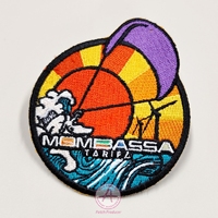 Vente en gros de patchs de broderie brodés en 3D personnalisés de créateurs de mode Merrow Edge à repasser pour les vêtements