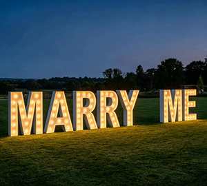Insegna LED Gigante con Lettere 'Marry Me' per Proposte Romantiche, Matrimoni <span class=keywords><strong>e</strong></span> Decorazioni per Feste all'Aperto - Product Image 2
