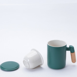 Juego de Tazas de Cerámica Estilo Nórdico con Asa de Madera y Colador de Té, Regalo para Oficina - Product Image 4