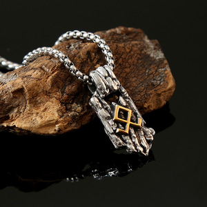 Collar con Colgante Vikingo de Acero Inoxidable yunnique, Diseño Geométrico de Runas, Joyería Masculina, Regalo, Accesorio de Moda para Ocasiones Especiales - Product Image 1