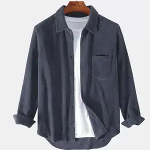 Benutzer definierte neue Turn Down Kragen Bluse braun Mode Herren Cord Langarm einfarbig Hemd mit Tasche