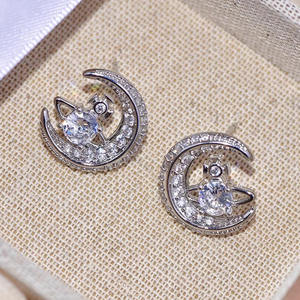 Pendientes de Oro Blanco E3326 con Forma de Luna, Cristales de Circonita, Engaste de Garras, para Mujer, Uso Diario Romántico - Product Image 4