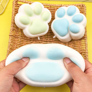 Venta al por mayor de Taba Squishy de silicona con forma de pata de gato, diseño de pata de animal Kawaii, personalizable de fábrica, Taba TPR Mochi Squishy, regalo novedoso - Product Image 6