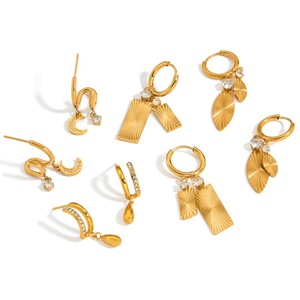 ต่างหูห่วงทองทรงเรขาคณิตพร้อมจี้คริสตัลดีไซน์แบบอสมมาตรสำหรับเครื่องประดับแฟชั่นงานปาร์ตี้ - Product Image 4