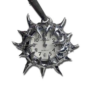 Reloj de Cuarzo Alabastro de Diseño Personalizado para Hombre, Único con Movimiento Japonés MIYOTA, Esfera de Acero Inoxidable con Púas, Relojes Góticos con Colgante - Product Image 3